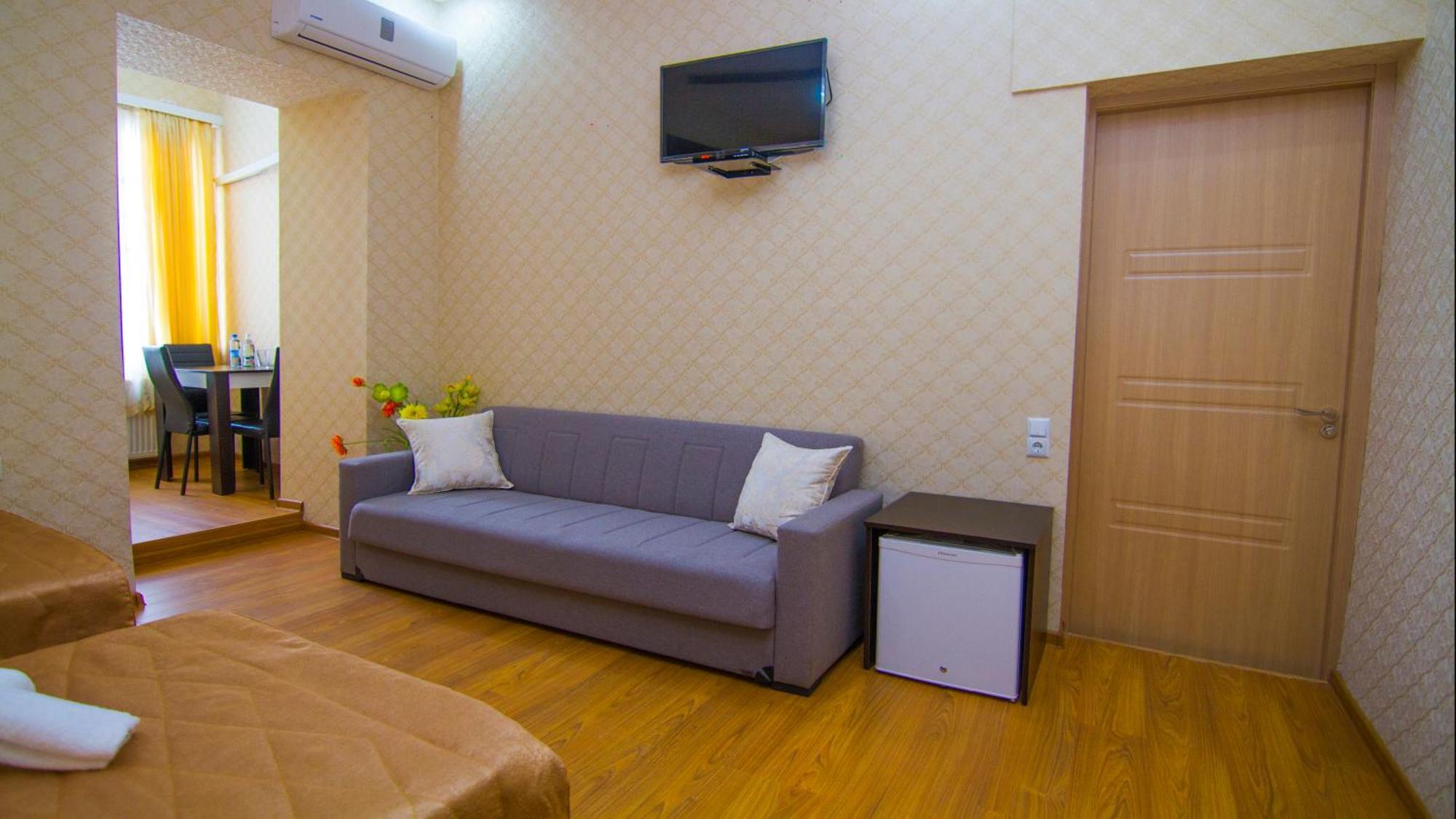 Hotel Brick House Τυφλίδα Εξωτερικό φωτογραφία